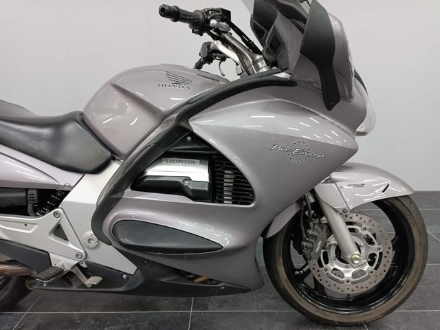 honda - st-1300-pan-european