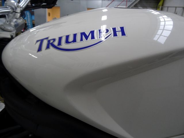 triumph - speed-triple-1050
