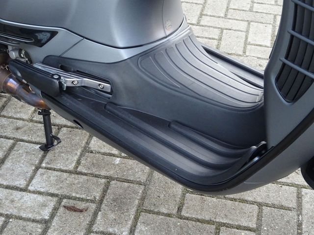 vespa - gts-300-super-sport