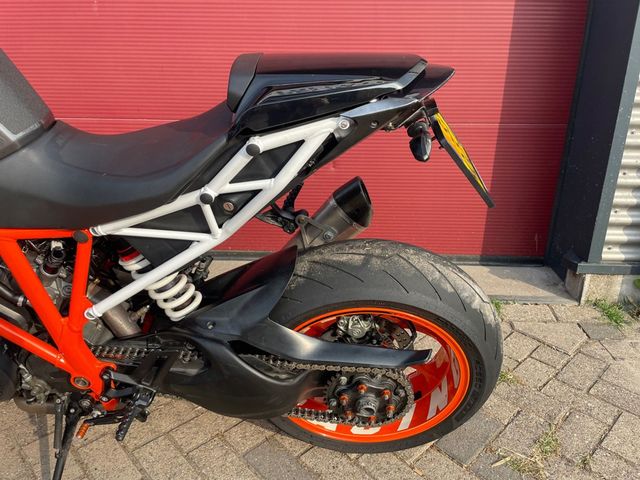 ktm - 1290-super-duke-r