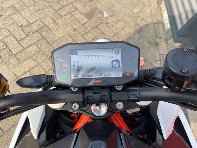 ktm - 1290-super-duke-r