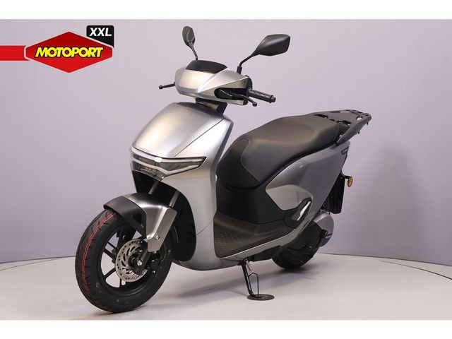 honda - cuv-e