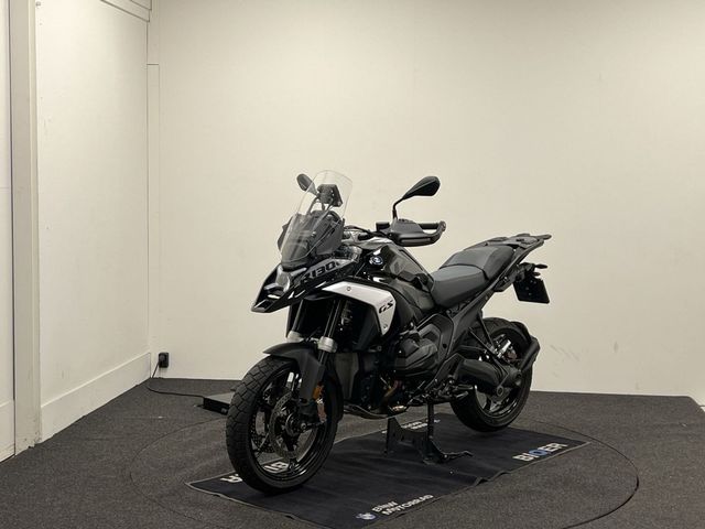 bmw - r-1300-gs-triple-black