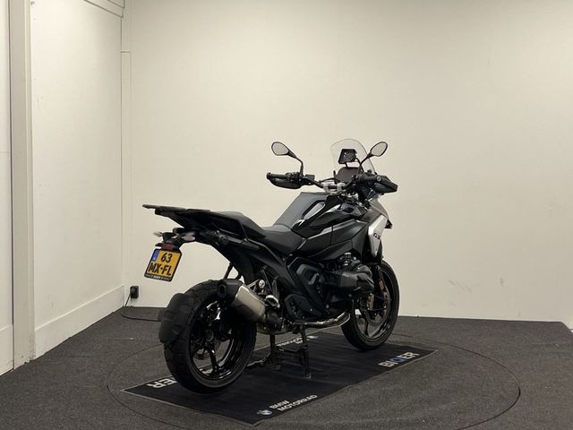 bmw - r-1300-gs-triple-black