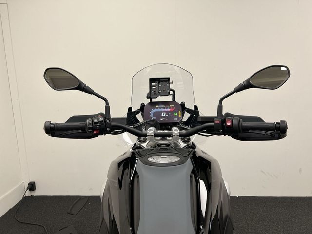 bmw - r-1300-gs-triple-black