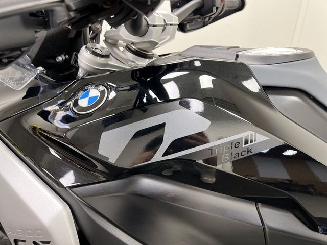 bmw - r-1300-gs-triple-black