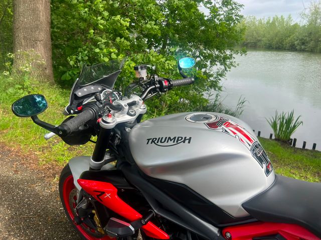 triumph - street-triple-rx-abs
