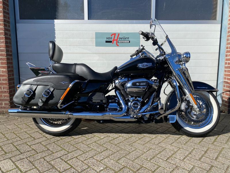 Harley-Davidson Road King Classic Flhrc Milwaukee 8 2017 occasion