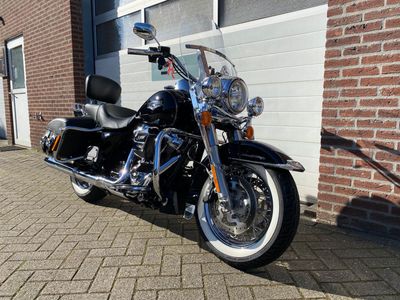 HARLEY-DAVIDSON ROAD KING CLASSIC FLHRC – foto 2