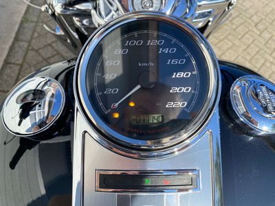 HARLEY-DAVIDSON ROAD KING CLASSIC FLHRC – foto 4