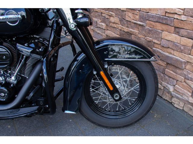 harley-davidson - heritage-softail-classic-114-flhcs