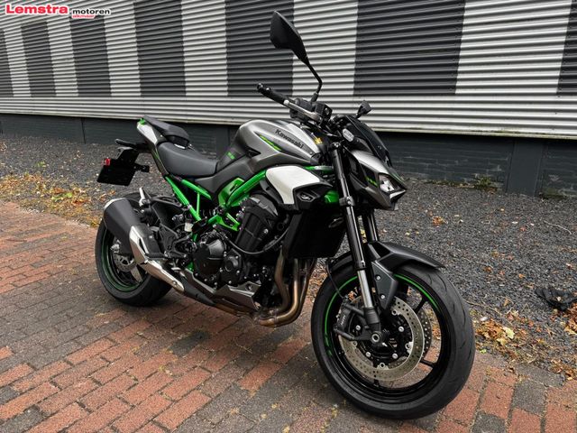 kawasaki - z900