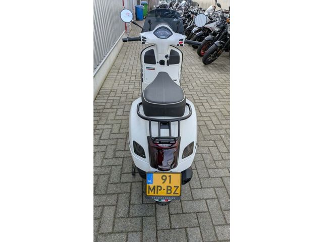 vespa - gts-300