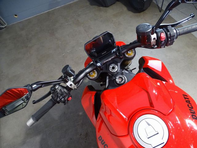 ducati - streetfighter-v2-s