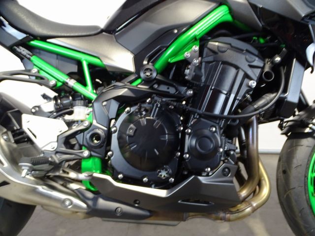 kawasaki - z900