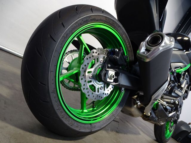 kawasaki - z900