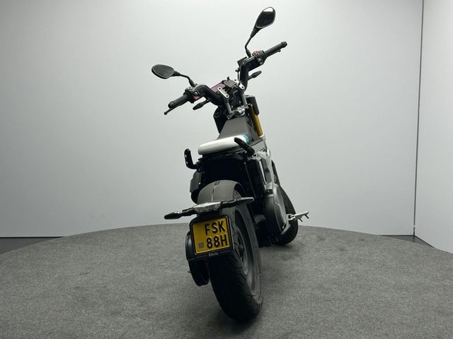 bmw - ce-02