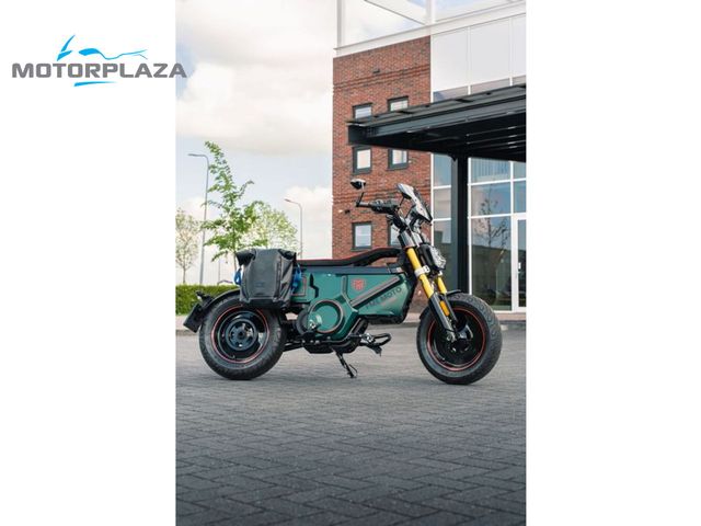 bmw - ce-02
