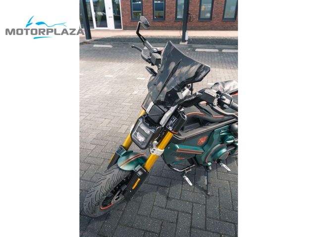bmw - ce-02