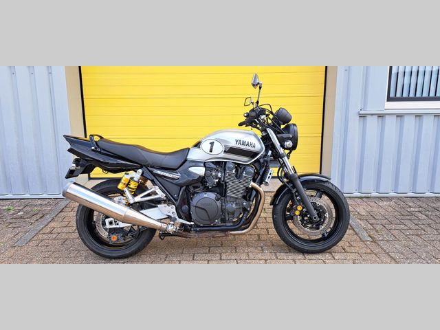 yamaha - xjr-1300