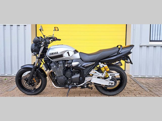 yamaha - xjr-1300