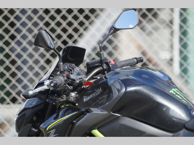 kawasaki - z900