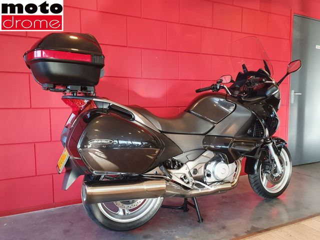 honda - nt-700-v-deauville