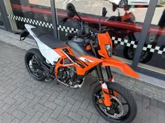 KTM 125 SMC R 2025 nieuw – foto 2 van 3