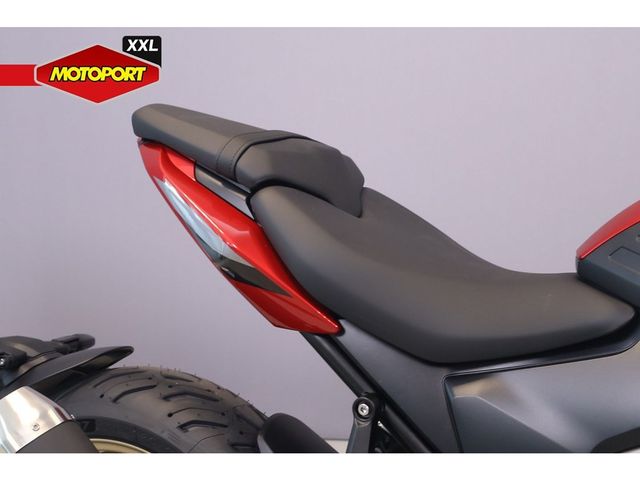 triumph - trident-800