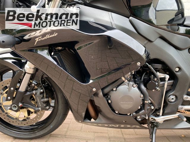 honda - cbr-1000-rr-fireblade