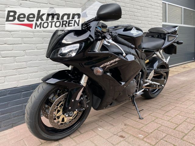 honda - cbr-1000-rr-fireblade