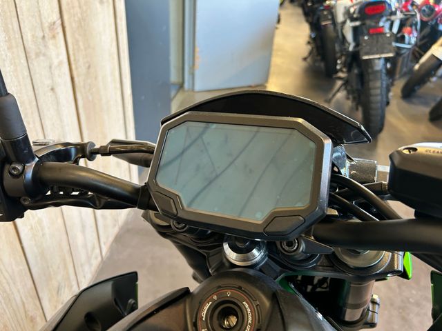 kawasaki - z900