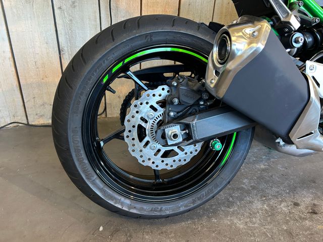 kawasaki - z900