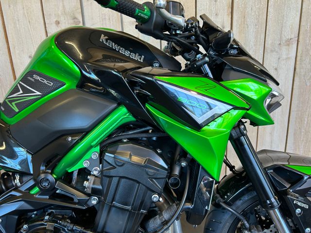 kawasaki - z900