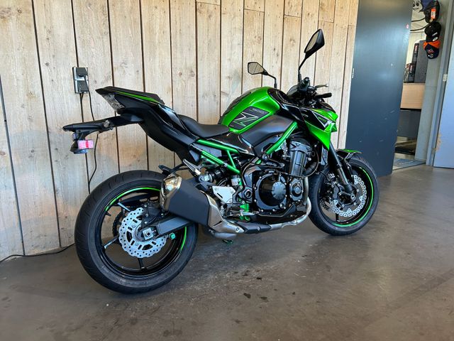 kawasaki - z900