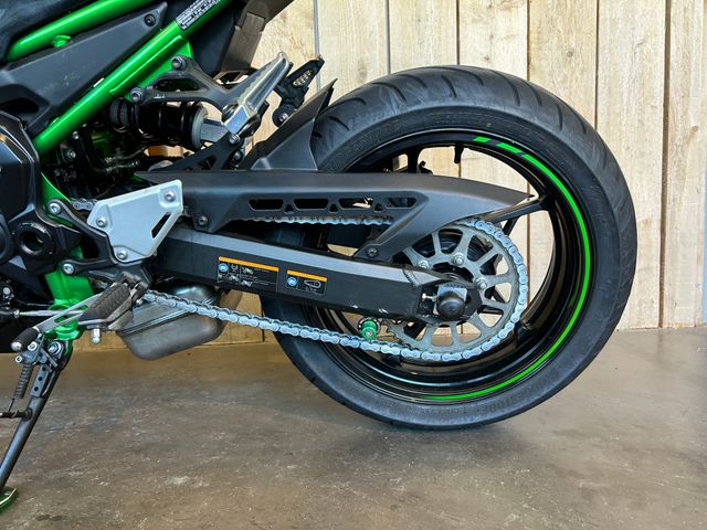 kawasaki - z900