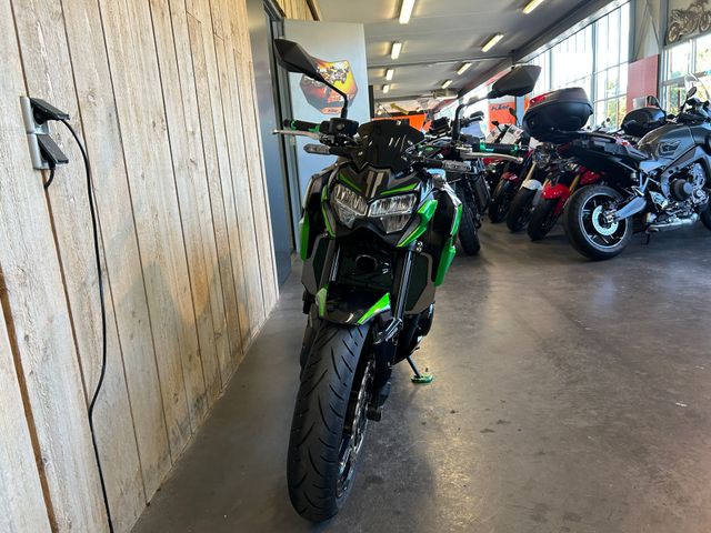 kawasaki - z900