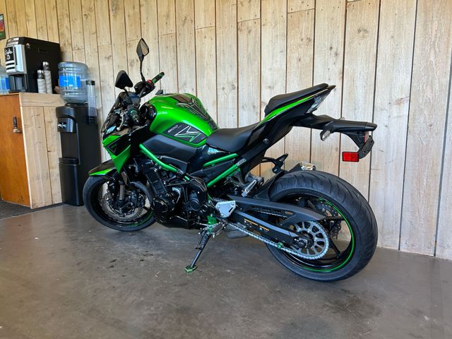 kawasaki - z900