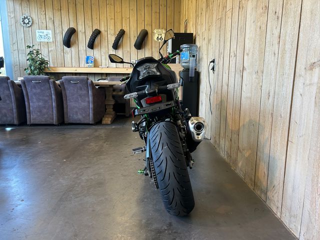 kawasaki - z900