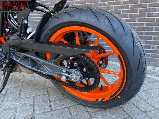 ktm - 390-duke-abs