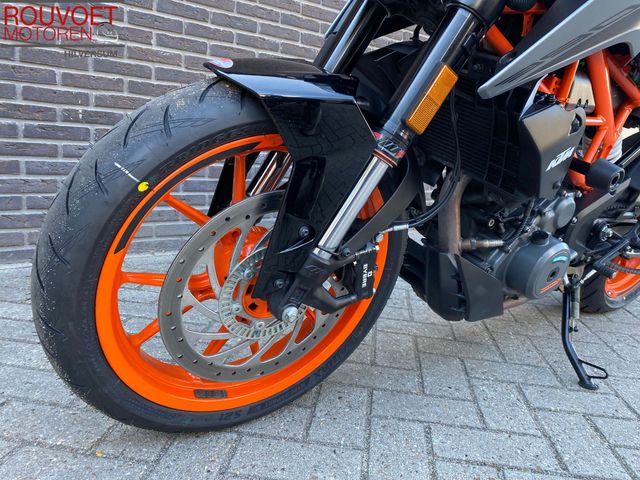 ktm - 390-duke-abs