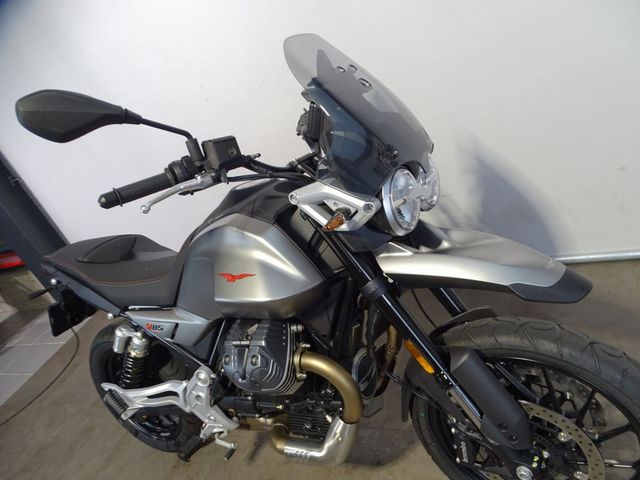 moto-guzzi - v-85-strada