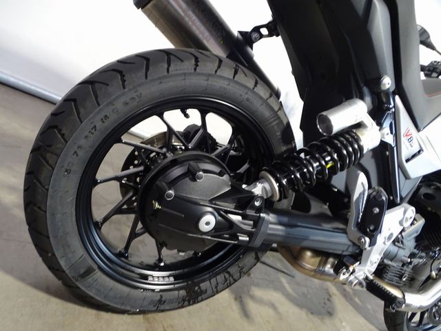 moto-guzzi - v-85-strada