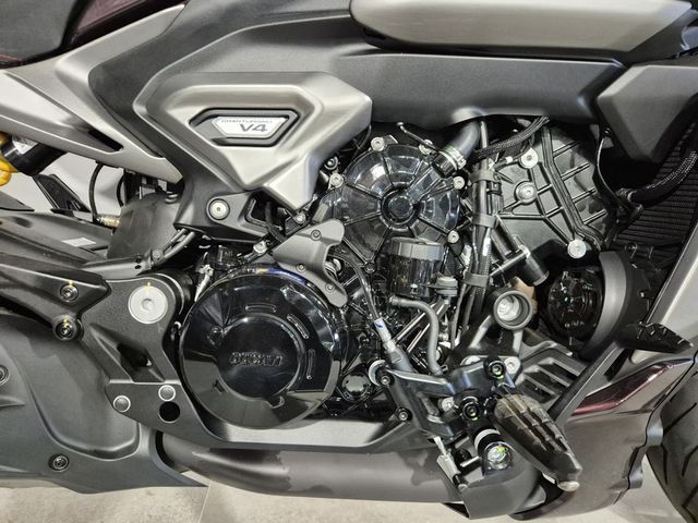 ducati - diavel-v4
