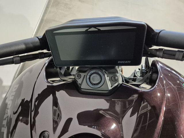 ducati - diavel-v4