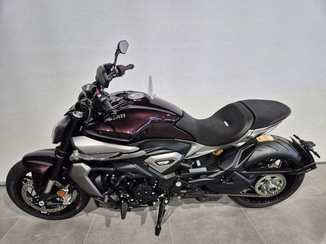 ducati - diavel-v4