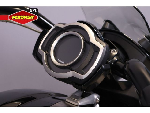 triumph - rocket-3-gt-triple-black