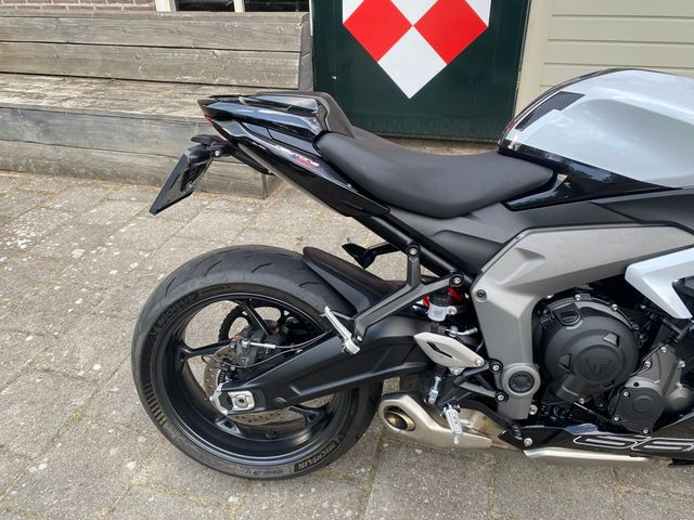 triumph - daytona-660