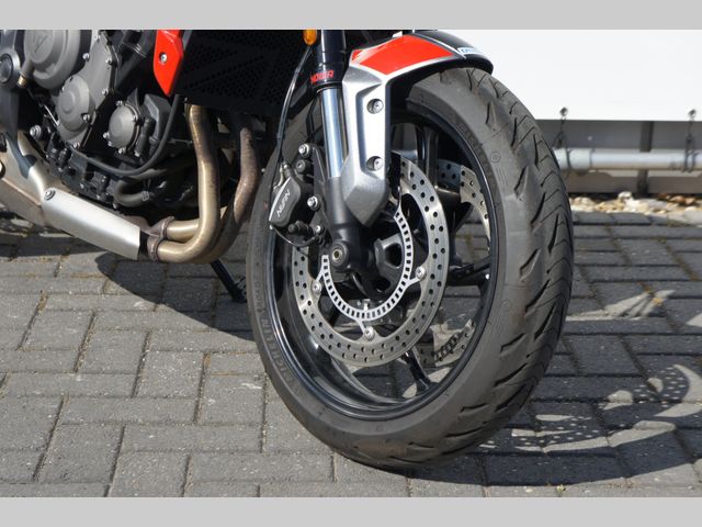 triumph - trident-660