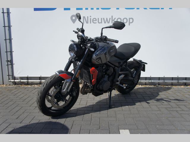 triumph - trident-660